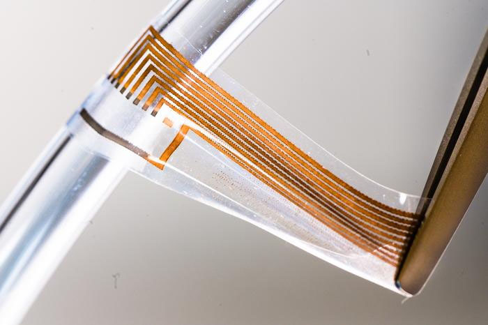 Tender gold allows connections between nerves and electronics